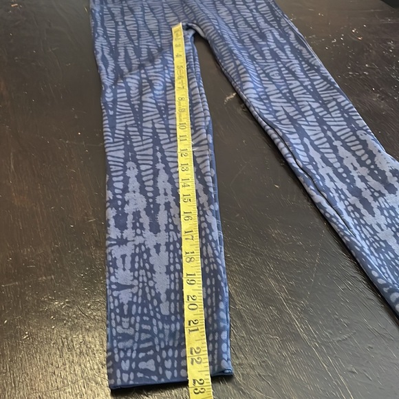 Spanx Seamless Look At Me Now Geometric Print Cropped Leggings Size S. - Picture 6 of 8